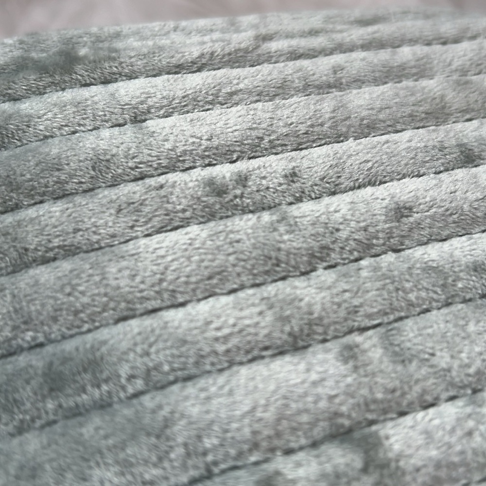 Fable Collection Ultra Soft Velvet Quilt Queen Bed Coverlet Smokey Jade NEW NWT - Picture 11 of 14